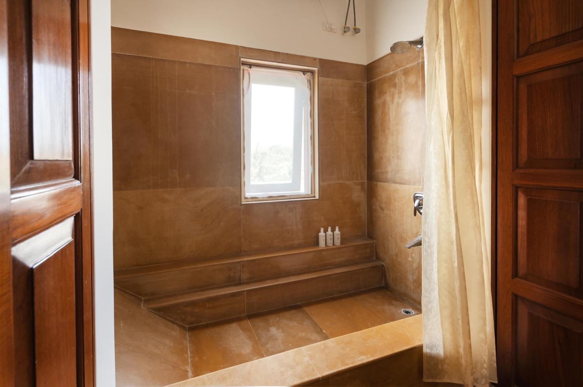 Saffronstays Pride Rock Mandve Екстер'єр фото